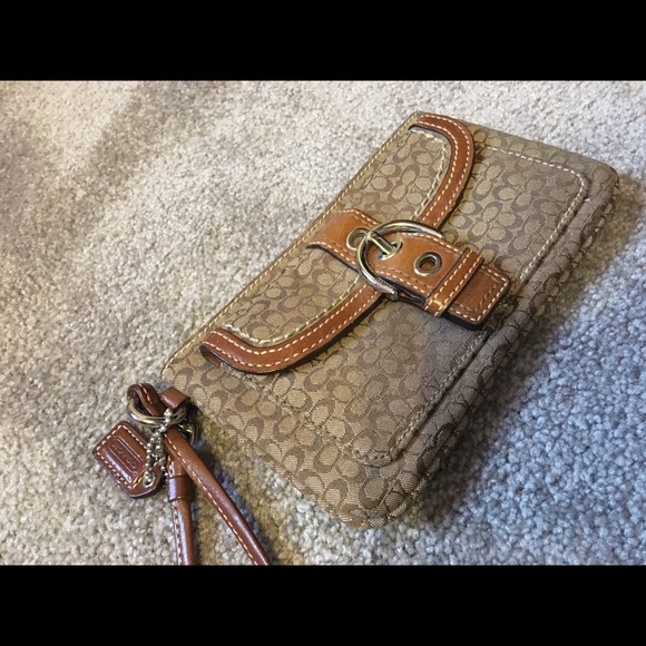 Coach Wristlet - Picture 2 of 5